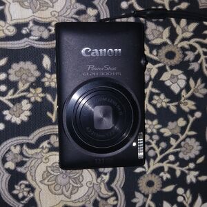 Canon PowerShot ELPH 300 HS Black Camera